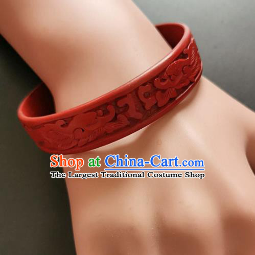 Chinese Traditional Handmade Carving Dragon Craft Black Lacquerware Bracelet Accessories