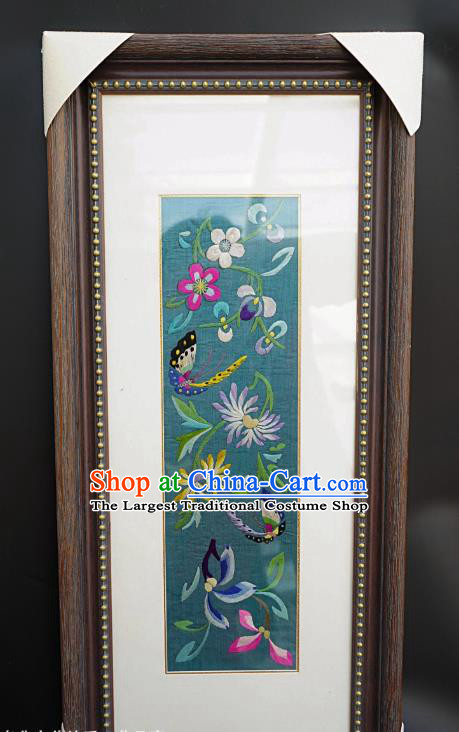 Chinese Traditional Embroidered Chrysanthemum Butterfly Framed Painting Handmade Embroidery Craft Embroidering Green Silk Decorative Picture