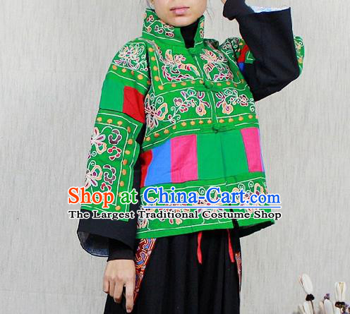 Traditional Chinese Embroidered Green Short Coat National Costume Tang Suit Plated Buttons Upper Outer Garment for Women