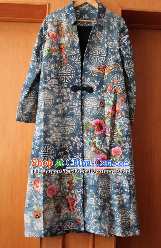 Traditional Chinese Embroidered Coat National Costume Tang Suit Batik Garment Overcoat for Women