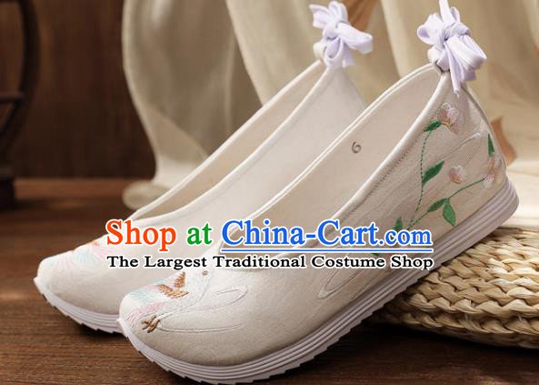 Chinese Ming Dynasty Palace Lady White Cloth Shoes Ancient Princess Embroidery Shoes Traditional Embroidered Shoes Handmade Hanfu Shoes