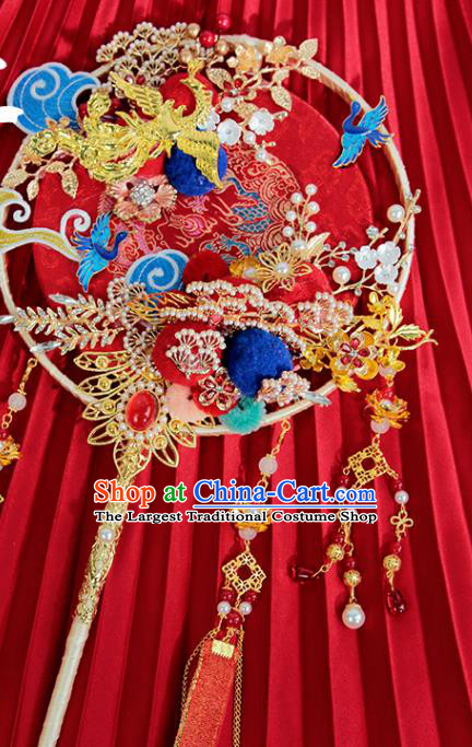 China Traditional Red Ribbon Tassel Silk Fan Classical Wedding Golden Phoenix Circular Fan Handmade Palace Fan