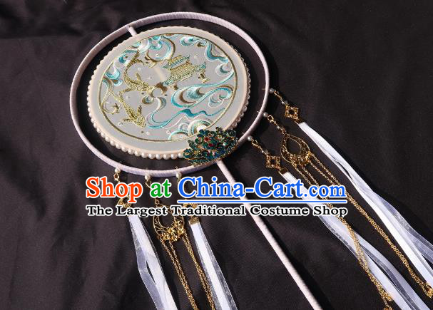 China Handmade Palace Fan Classical Wedding Bride Circular Fan Traditional Embroidered White Silk Hanfu Fan