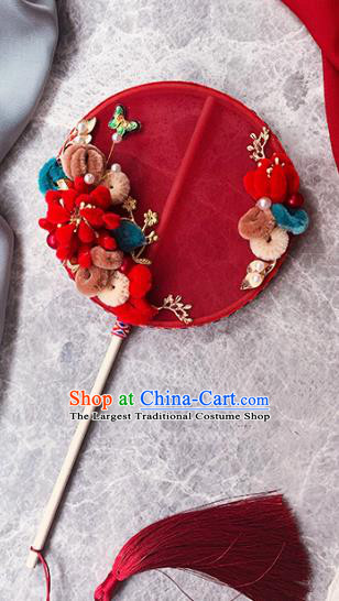 China Classical Velvet Flowers Circular Fan Handmade Wedding Palace Fan Traditional Hanfu Red Silk Fan