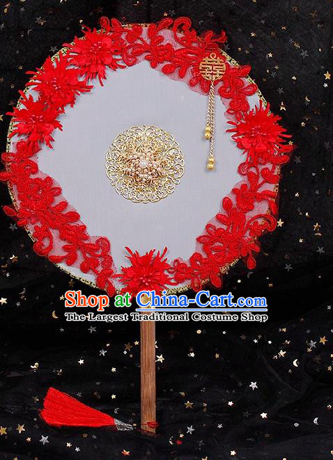 China Traditional Bride Circular Fan Wedding Silk Fan Handmade Red Lace Flowers Palace Fan