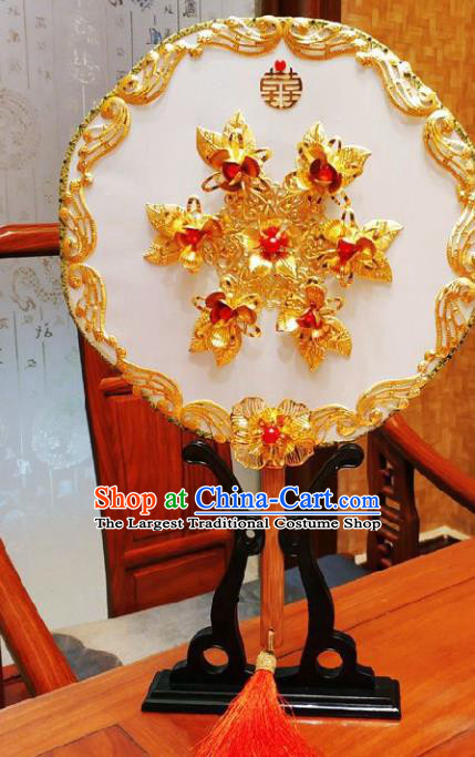 China Traditional Xiuhe Suit Silk Fan Handmade Wedding Palace Fan Bride Golden Flowers Circular Fan