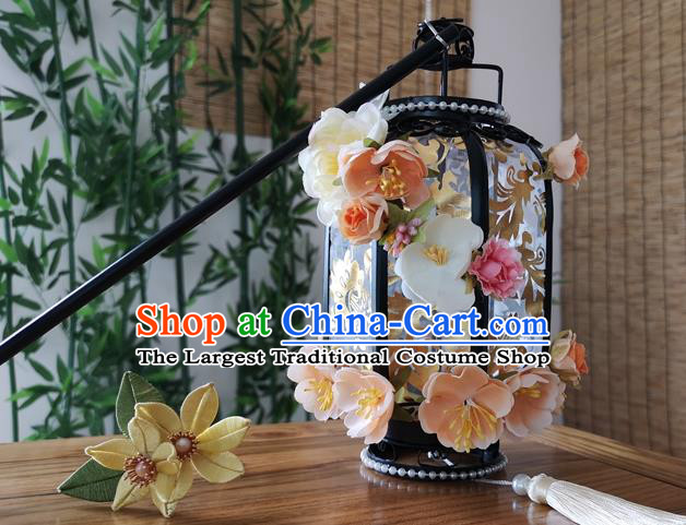 Handmade Chinese Spring Festival Lantern Traditional Silk Flowers Portable Lamp