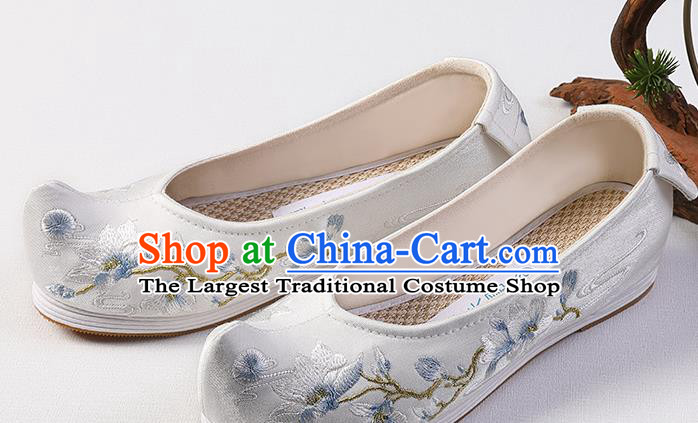 Chinese Handmade Embroidered Mangnolia Shoes Traditional Hanfu Shoes White Cloth Bow Shoes