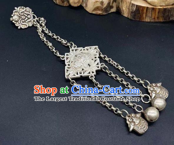 Chinese Handmade National Pendant Jewelry Classical Ethnic Accessories Silver Bells Tassel Brooch