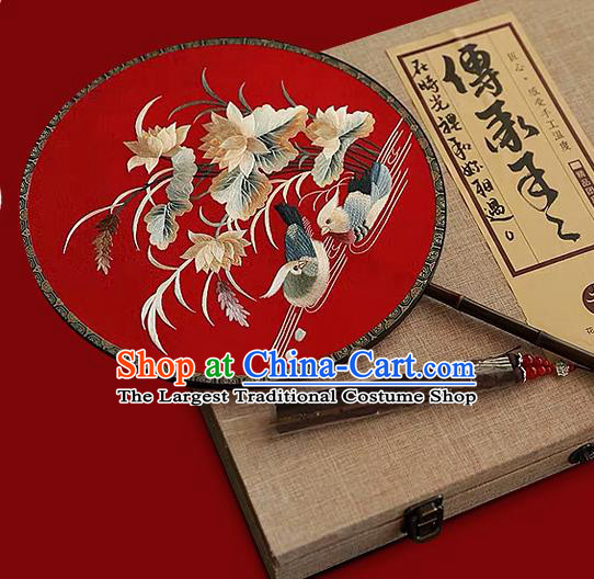 China Wedding Circular Fan Handmade Embroidered Mandarin Duck Palace Fan Traditional Hanfu Red Silk Fan