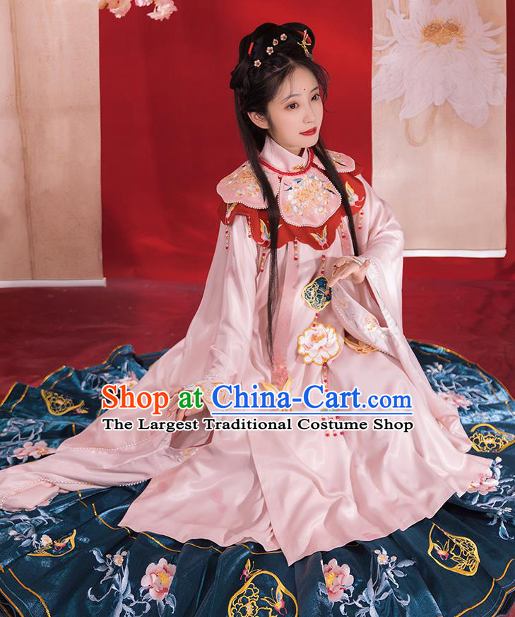 Ancient China Noble Beauty Embroidered Costumes Traditional Ming Dynasty Royal Princess Hanfu Clothing