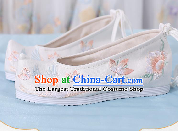 China National White Cloth Shoes Traditional Hanfu Shoes Ming Dynasty Young Lady Embroidered Shoes