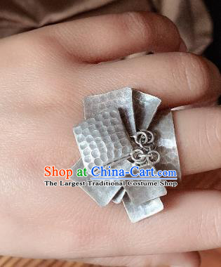 Chinese Handmade Ethnic Ring National Silver Carving Circlet Jewelry