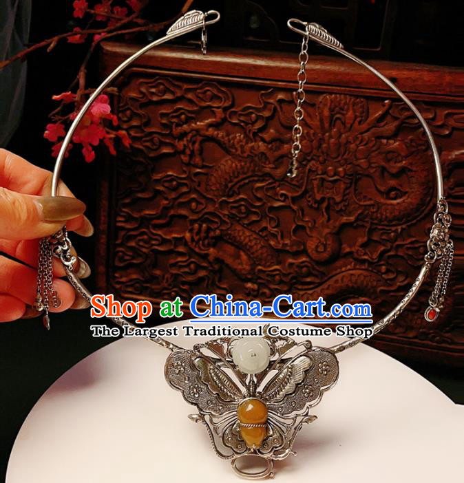 China Traditional Silver Butterfly Necklace Accessories Handmade Wedding Yellow Jadeite Gourd Necklet