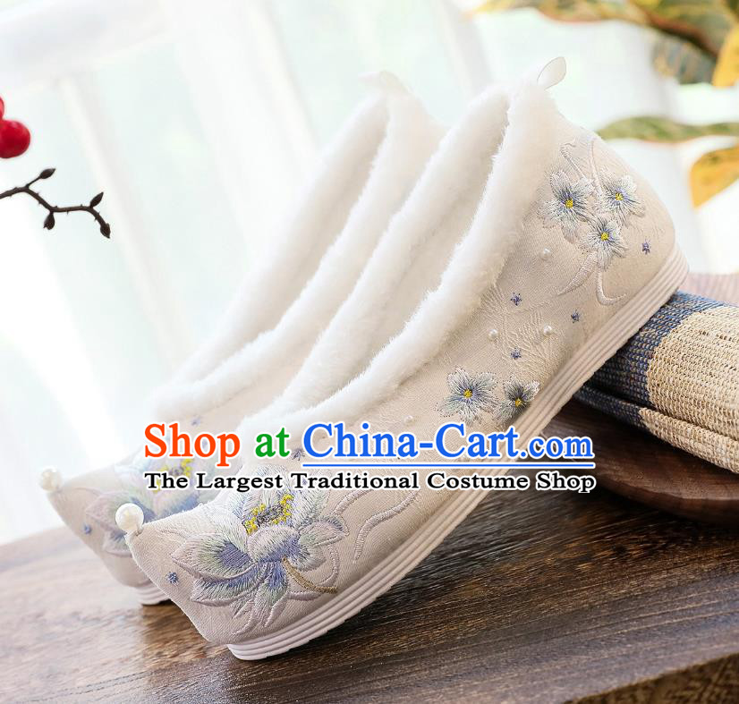 China Classical Embroidered Lotus Shoes Traditional Winter White Cloth Shoes Hanfu Shoes