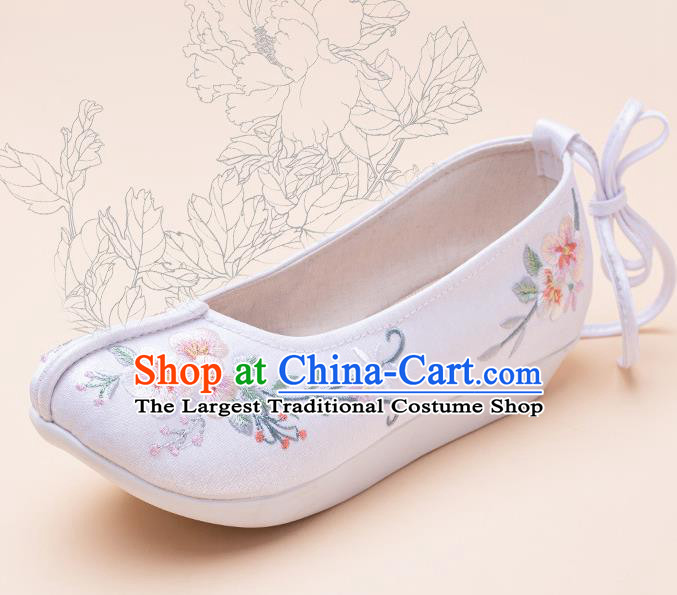 China Traditional Hanfu Shoes Ming Dynasty Women Shoes Classical Embroidered White Cloth Shoes