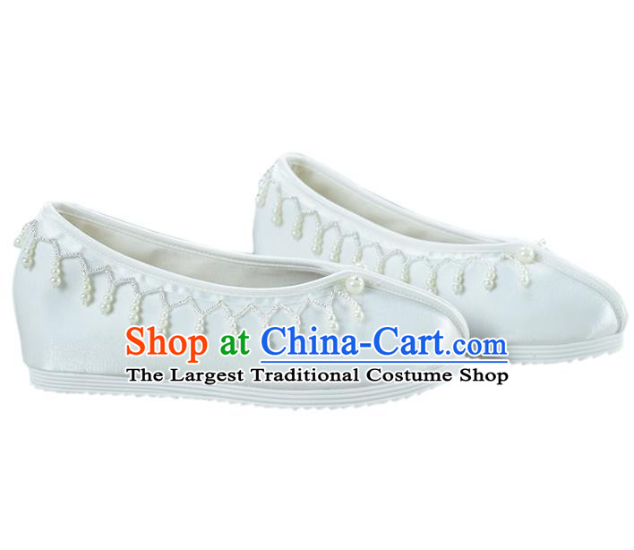 China Traditional Hanfu Shoes White Satin Shoes National Women Beads Tassel Shoes