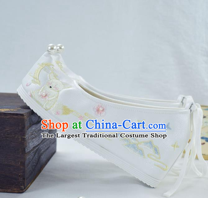 China Embroidered Shoes National Women Shoes Traditional White Cloth Shoes