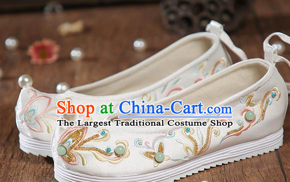 China Ancient Princess White Satin Shoes Traditional Hanfu Shoes Embroidered Beads Shoes