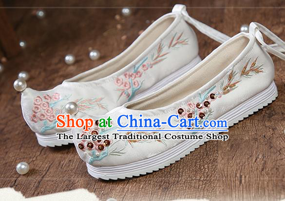 China Traditional Hanfu Shoes Embroidered Sequins Shoes Ancient Ming Dynasty Princess White Satin Shoes