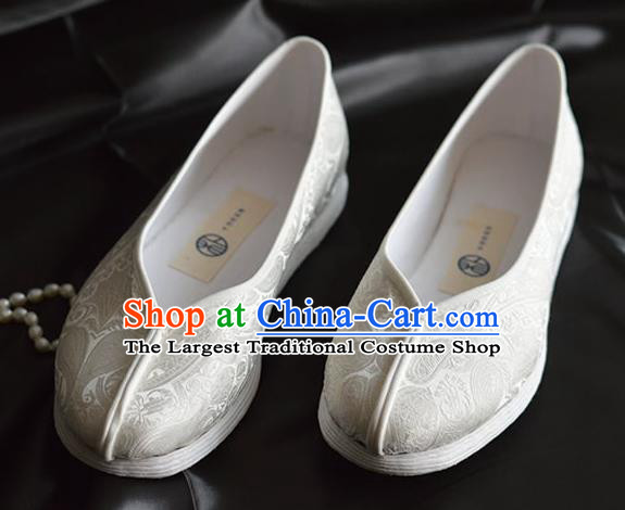 China Kung Fu Shoes National Shoes Traditional Hanfu White Brocade Shoes for Women