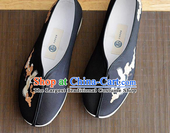 China Kung Fu Shoes Tai Chi Shoes Handmade Painting Crane Black Cloth Shoes for Men