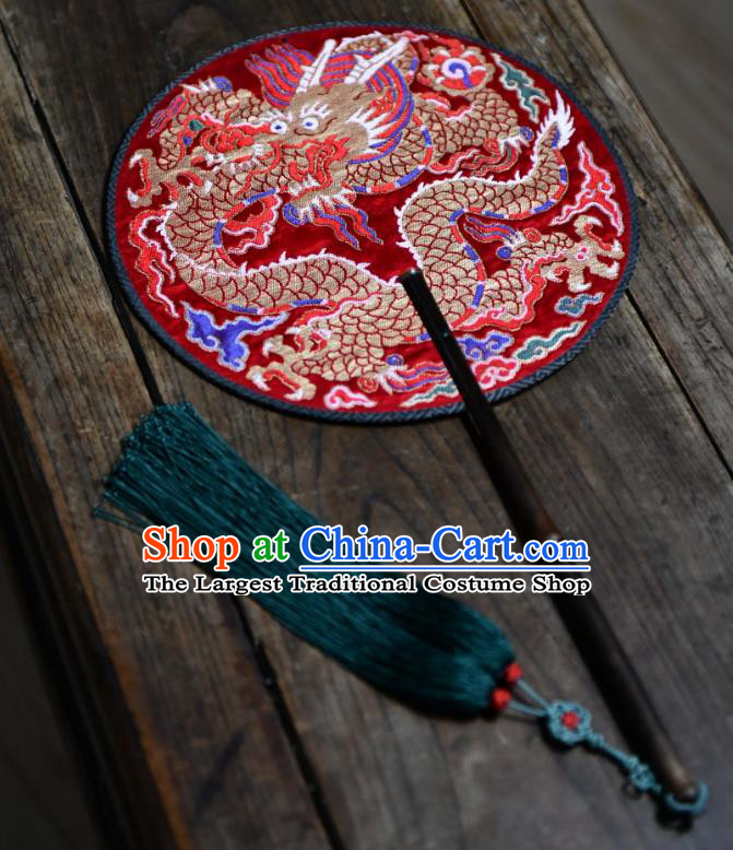 China Traditional Red Brocade Fan Handmade Dragon Painting Palace Fan Wedding Circular Fan