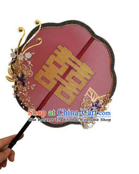 China Handmade Bride Palace Fan Traditional Wedding Xiuhe Suit Fan Embroidered Red Silk Fan