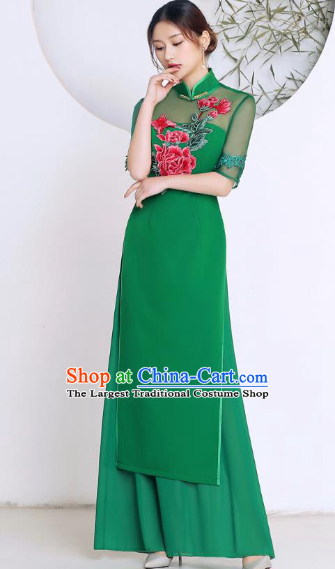 China Catwalks Show Embroidery Peony Green Cheongsam Stage Performance Clothing Classical Aodai Qipao Dress