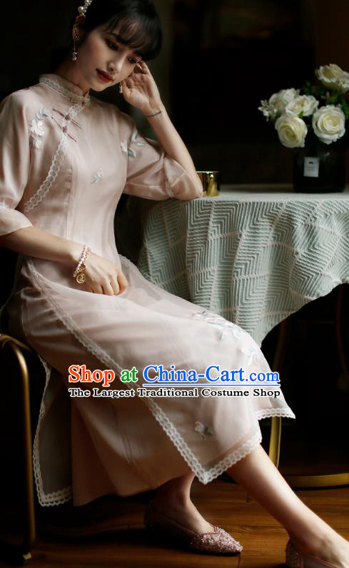 China Young Lady Classical Cheongsam Costume Traditional Embroidered Pink Silk Qipao Dress