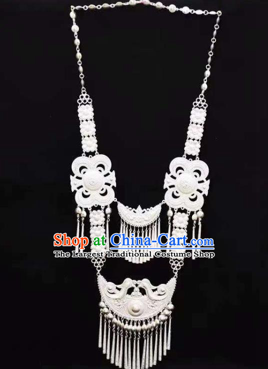 China Traditional Yi Nationality Silver Necklace Accessories Handmade Liangshan Ethnic Bride Necklet