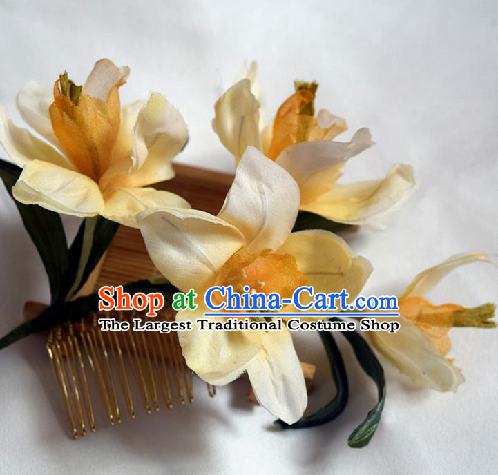 Chinese Handmade Hair Accessories Cheongsam Hairpin Traditional Ming Dynasty Yellow Silk Daffodil Hair Comb