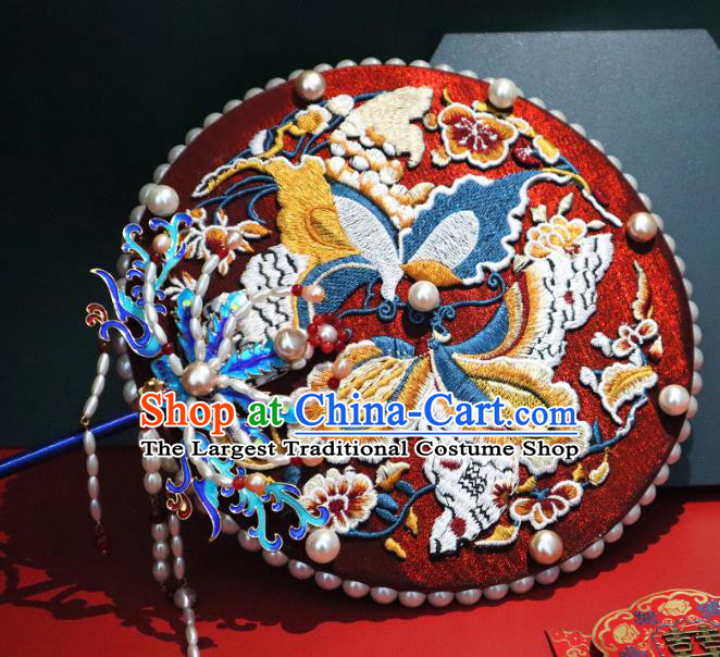 China Classical Embroidered Butterfly Bride Fan Traditional Wedding Red Silk Fan Handmade Pearls Tassel Palace Fan