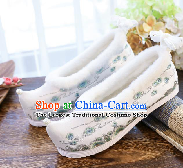 China National Embroidered White Cloth Shoes Traditional Winter Hanfu Shoes Handmade Ancient Princess Shoes