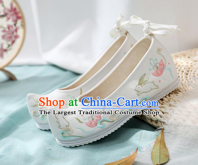 China National Embroidered Rabbit Shoes Traditional Ming Dynasty Hanfu Shoes Handmade Princess White Cloth Shoes