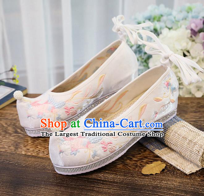 China Handmade Princess Bow Shoes Traditional Ming Dynasty Pearl Shoes Embroidered White Cloth Shoes