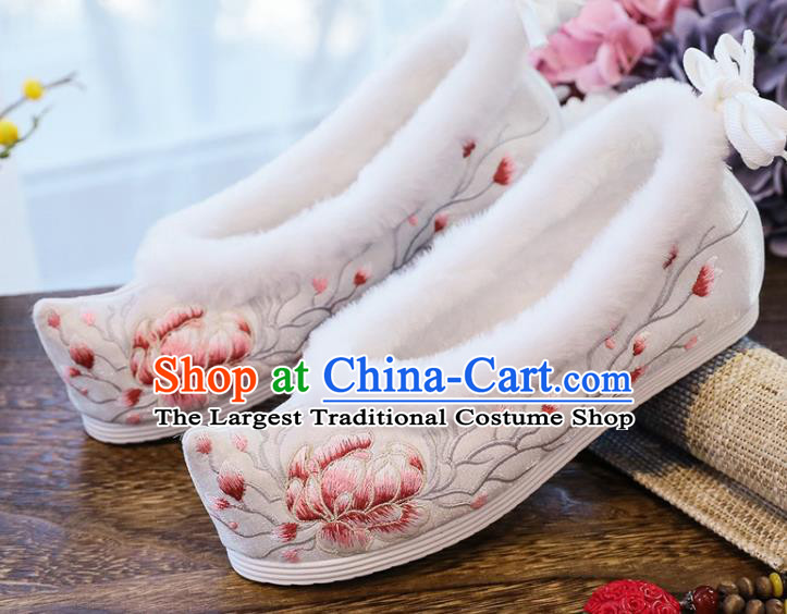 China Ancient Ming Dynasty Princess Shoes National Embroidered Peony Shoes Traditional Winter White Cloth Shoes