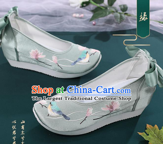 China Traditional Princess Shoes Embroidered Mangnolia Bird Shoes National Light Green Cloth Shoes