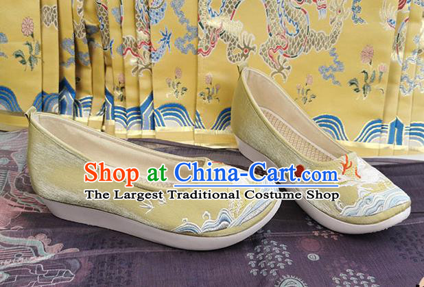 China Ancient Princess Shoes Traditional Hanfu Light Green Shoes Ming Dynasty Embroidered Shoes