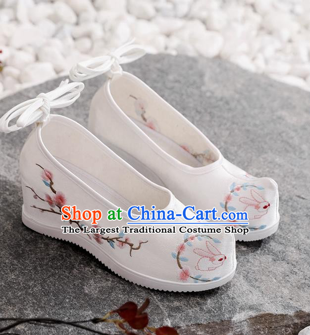 Chinese Embroidered White Cloth Shoes National Woman Shoes Traditional Hanfu Wedge Heel Shoes