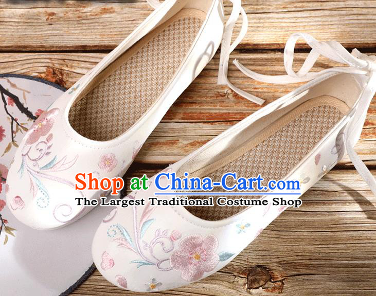 China Traditional Beijing Cloth Shoes Embroidery Plum Blossom Shoes National Woman Dance Shoes