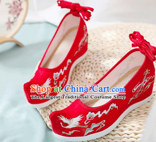 China Red Embroidered Cloud Crane Shoes Traditional Wedding Bride Shoes Handmade Wedge Shoes