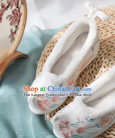 China Handmade White Cloth Hanfu Shoes Traditional Embroidered Shoes National Winter Cotton Shoes