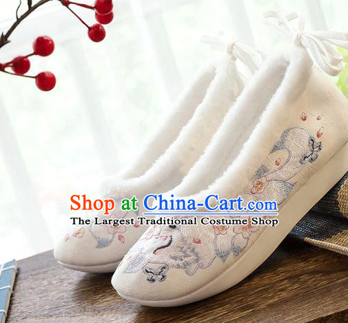 China National Woman Winter White Cloth Shoes Embroidered Nine Tail Fox Shoes Traditional Folk Dance Shoes