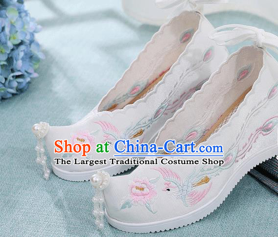 China Embroidered Phoenix Peony Shoes Traditional Hanfu Pearls Tassel Shoes Handmade White Cloth Wedge Shoes