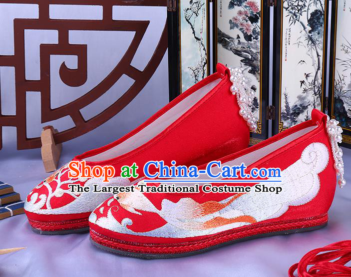 China Traditional Handmade Red Cloth Shoes Classical Wedding Shoes National Embroidery Goldfish Shoes