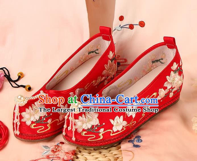 Chinese Ancient Ming Dynasty Princess Shoes Embroidered Red Satin Shoes Traditional Wedding Pearls Toe Hanfu Shoes