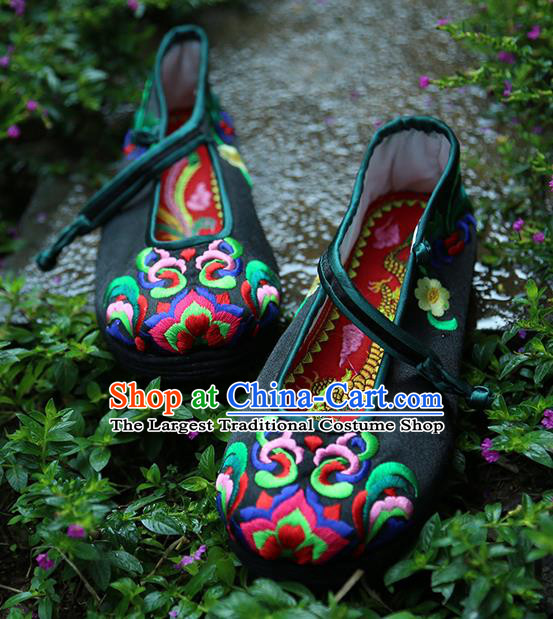 Chinese National Woman Shoes Handmade Embroidered Shoes Traditional Black Satin Shoes