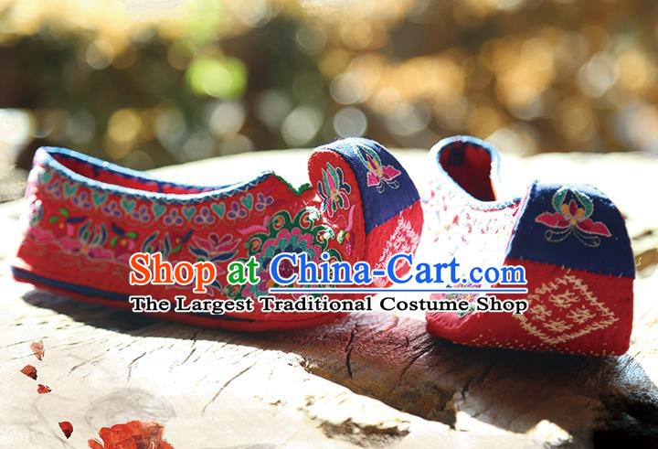 Chinese Yi Nationality Wedding Shoes Handmade Embroidered Red Cloth Shoes Traditional Ethnic Bride Shoes