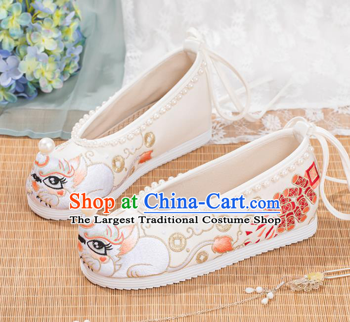 China Traditional Tang Dynasty White Cloth Shoes Ancient Princess Pearls Shoes Hanfu Embroidery Shoes